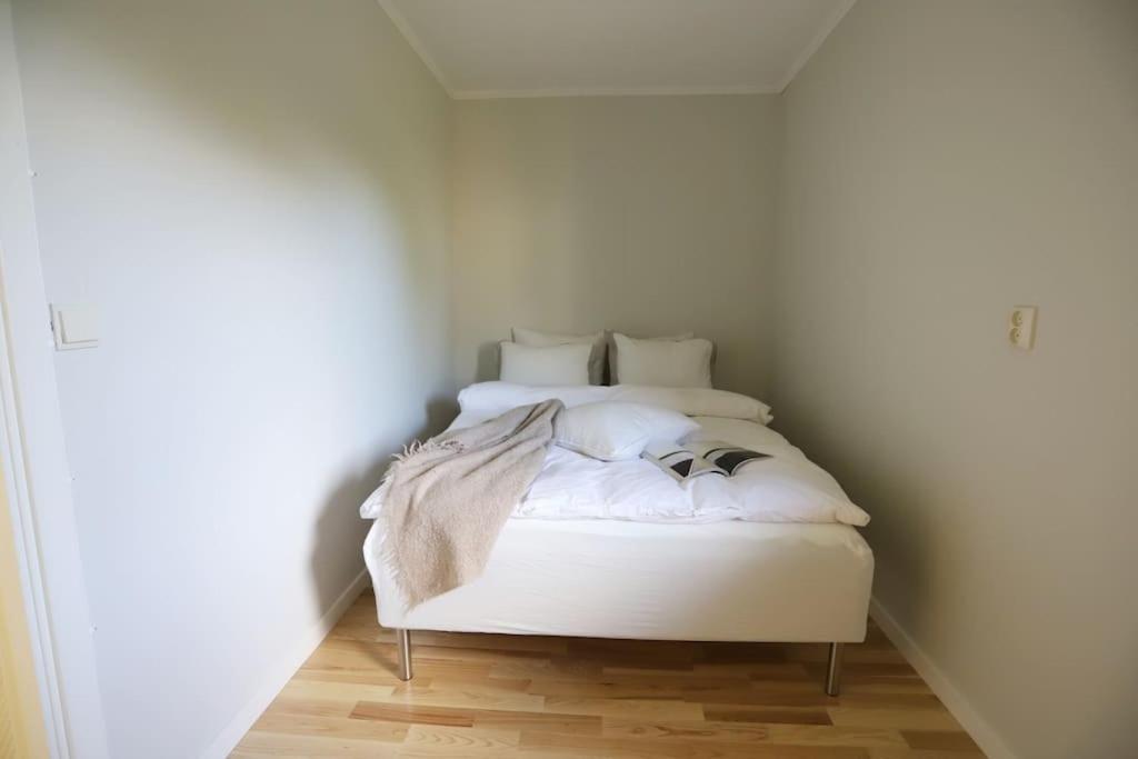 Nyrenoverad Laegenhet Med Perfekt Laege Naera Elmia Huskvarna Extérieur photo